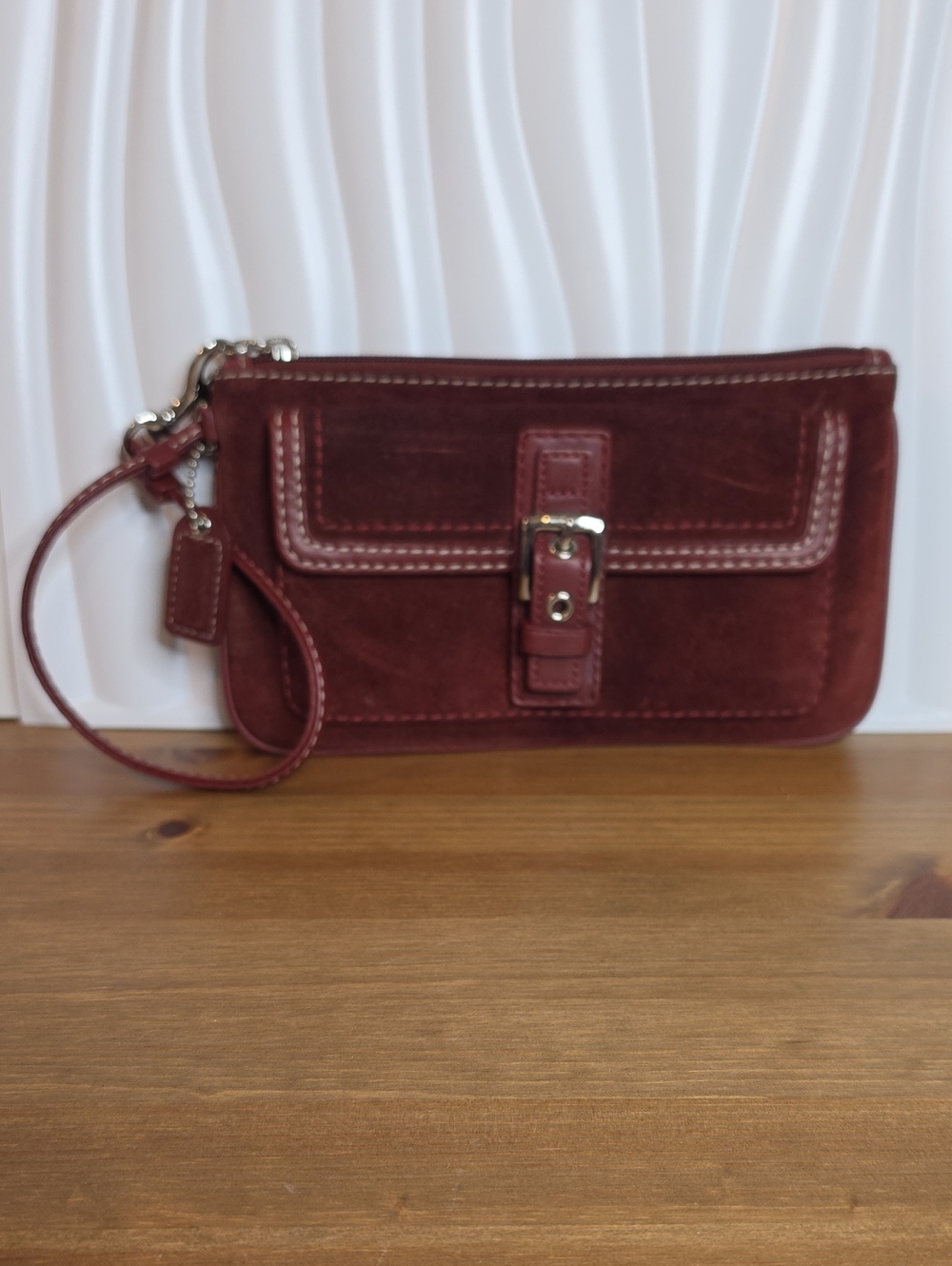 Women's Suede Wristlet Clutch - Burgundy